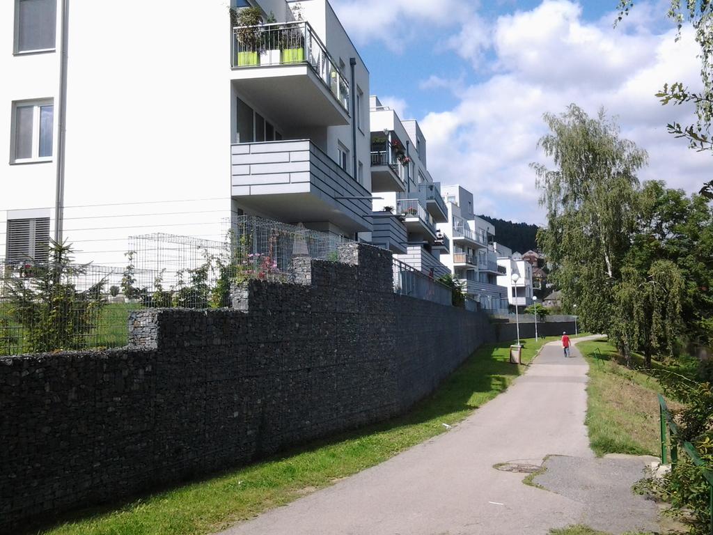 Apartman Residence Nabrezi Beroun  Exteriör bild